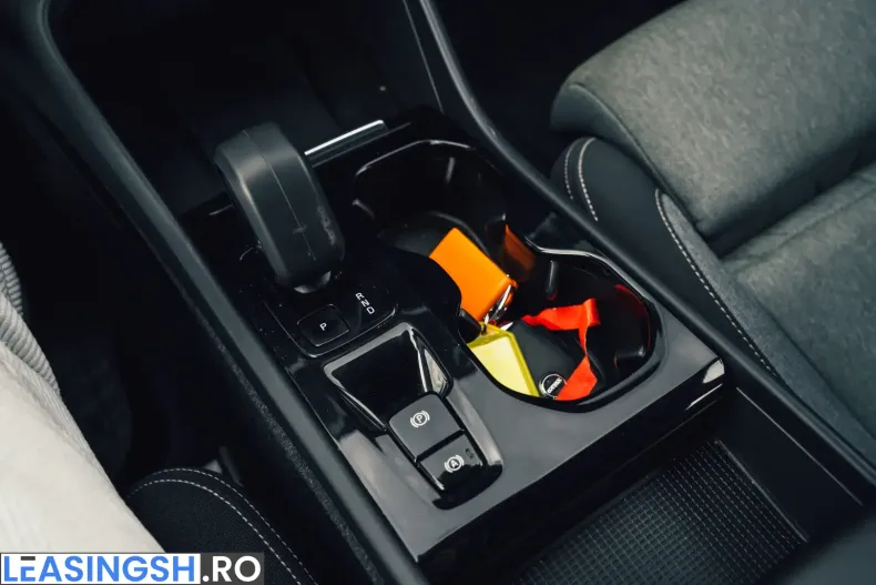 Volvo XC40 din 2023 cu 39.154 km - oferta VOL203445 - foto 18