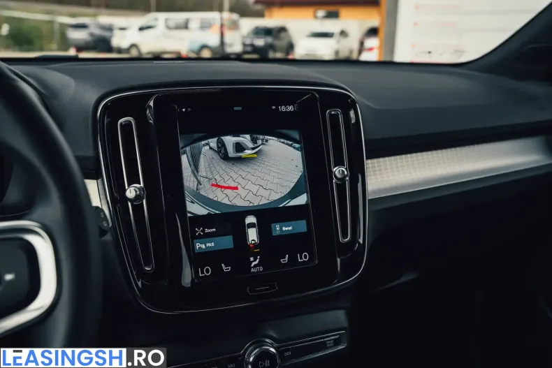 Volvo XC40 din 2023 cu 39.154 km - oferta VOL203445 - foto 20