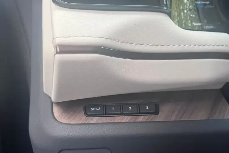 Lexus LM din 2024 cu 24.100 km - oferta LEX203455 - foto 17