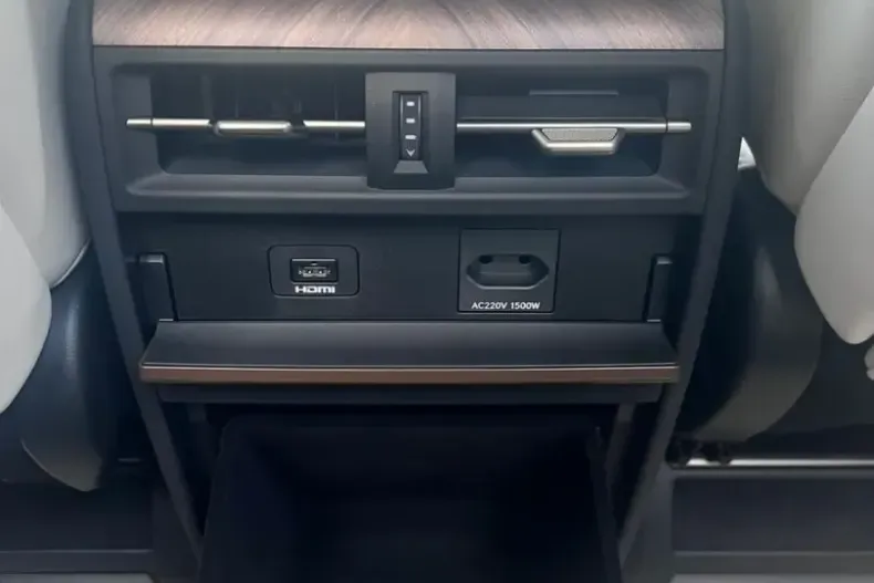 Lexus LM din 2024 cu 24.100 km - oferta LEX203455 - foto 21