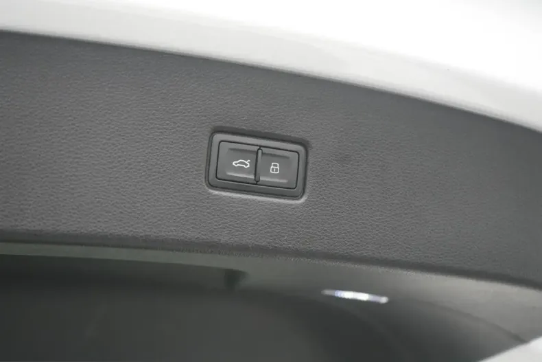 Audi Q5 din 2023 cu 15.097 km - oferta AUD203464 - foto 15