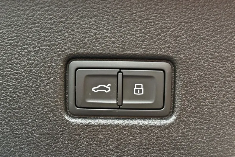 Audi Q5 din 2025 cu 8.690 km - oferta AUD203470 - foto 30