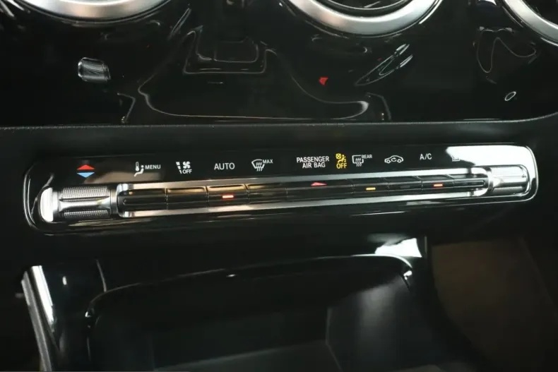 Mercedes-Benz CLA 250 (Clasa CLA) din 2022 cu 56.366 km - oferta MER203471 - foto 14