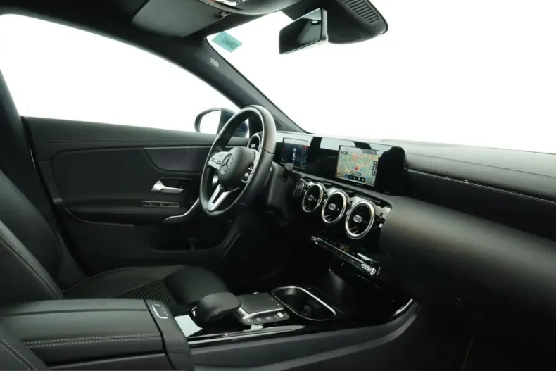 Mercedes-Benz CLA 250 (Clasa CLA) din 2022 cu 56.366 km - oferta MER203471 - foto 17