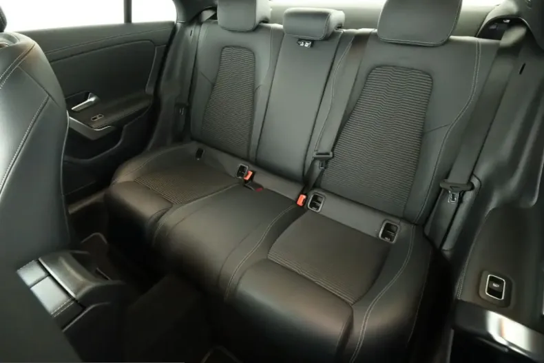 Mercedes-Benz CLA 250 (Clasa CLA) din 2022 cu 56.366 km - oferta MER203471 - foto 18