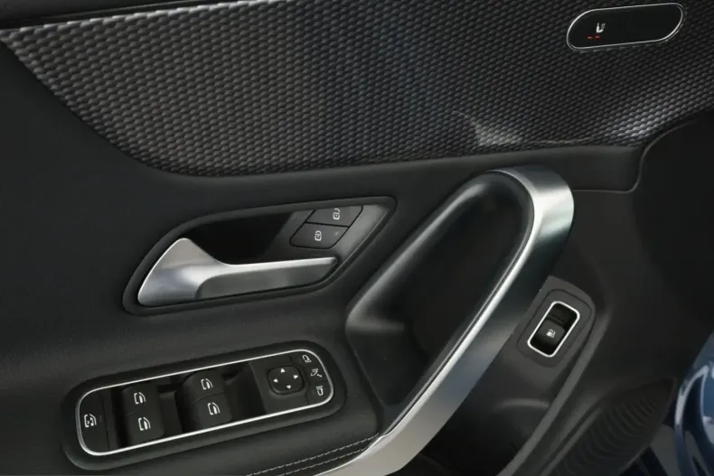 Mercedes-Benz CLA 250 (Clasa CLA) din 2022 cu 56.366 km - oferta MER203471 - foto 20