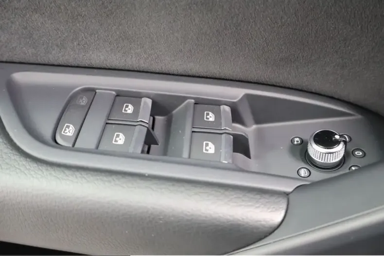 Audi Q5 din 2025 cu 8.690 km - oferta AUD203473 - foto 23