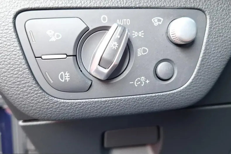 Audi Q5 din 2023 cu 47.709 km - oferta AUD203475 - foto 13