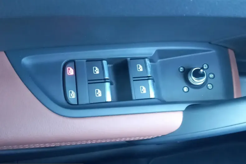 Audi Q5 din 2023 cu 47.709 km - oferta AUD203475 - foto 26