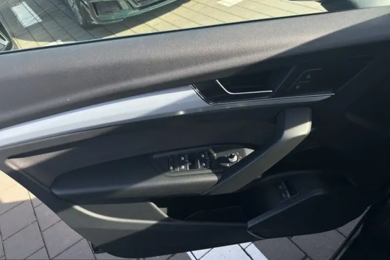 Audi Q5 din 2023 cu 49.318 km - oferta AUD203477 - foto 13