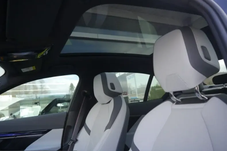 BMW 550 (Seria 5) din 2024 cu 14.520 km - oferta BMW203479 - foto 19