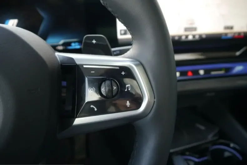 BMW 550 (Seria 5) din 2024 cu 14.520 km - oferta BMW203479 - foto 27