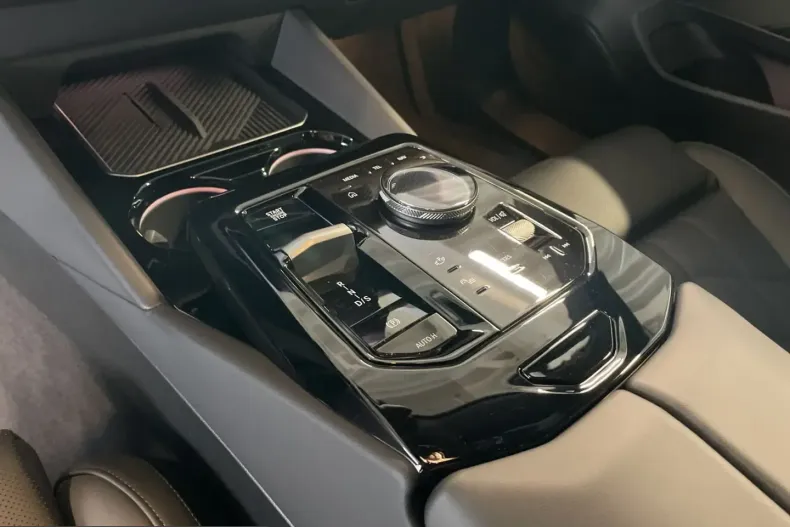 BMW 550 (Seria 5) din 2025 cu 23.105 km - oferta BMW203481 - foto 17