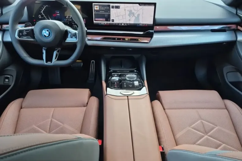 BMW 550 (Seria 5) din 2024 cu 14.995 km - oferta BMW203483 - foto 12