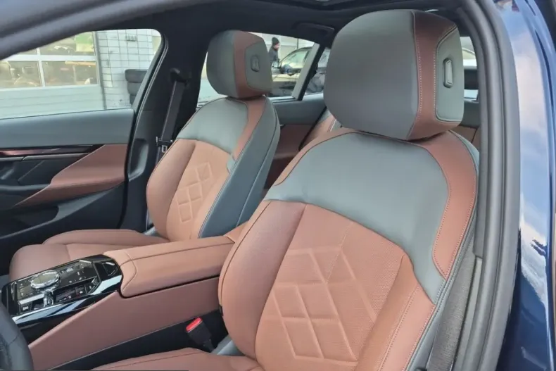 BMW 550 (Seria 5) din 2024 cu 14.995 km - oferta BMW203483 - foto 18