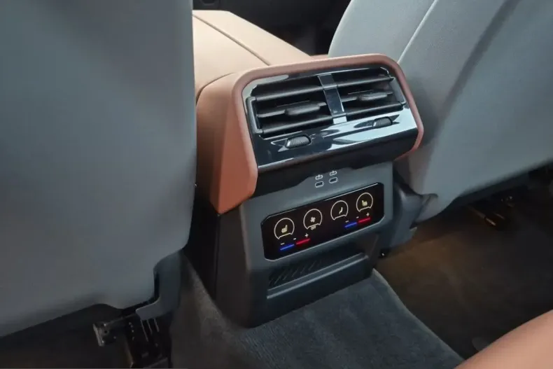 BMW 550 (Seria 5) din 2024 cu 14.995 km - oferta BMW203483 - foto 20