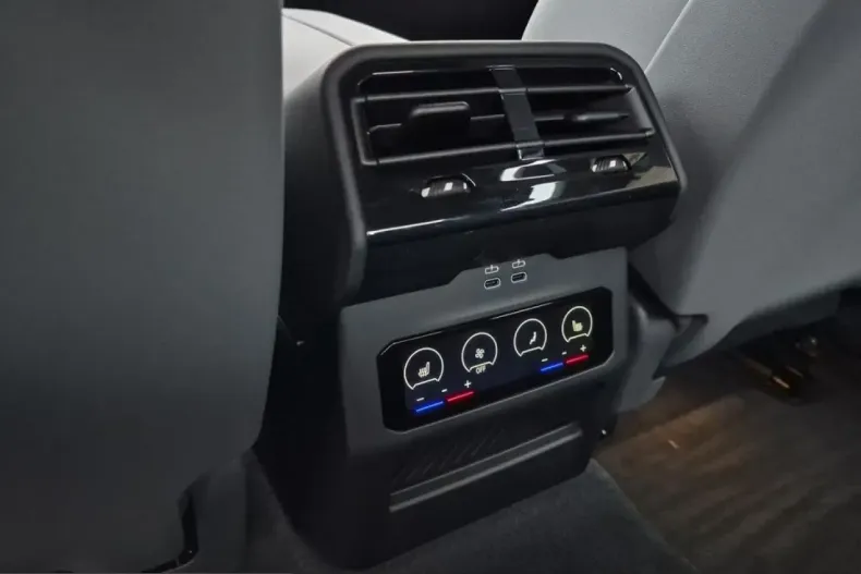 BMW 550 (Seria 5) din 2024 cu 21.005 km - oferta BMW203484 - foto 18