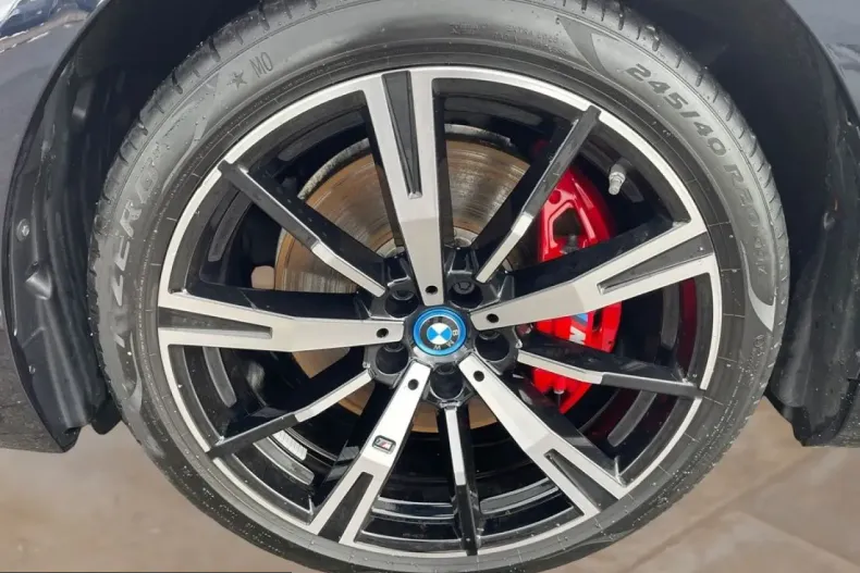 BMW 550 (Seria 5) din 2024 cu 56.005 km - oferta BMW203486 - foto 2