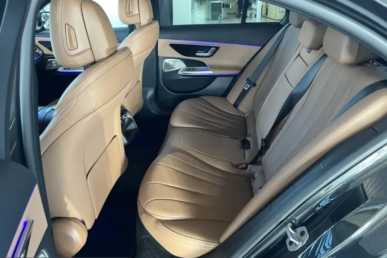 Mercedes-Benz E 220 (Clasa E) din 2024 cu 17.110 km - oferta MER203489 - foto 12