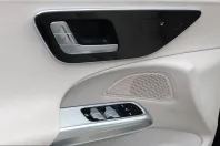 Mercedes-Benz E 200 (Clasa E) din 2025 cu 27.654 km - oferta MER203490 - foto 5