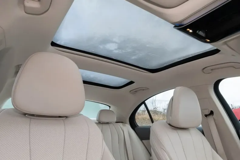 Mercedes-Benz E 200 (Clasa E) din 2025 cu 27.654 km - oferta MER203490 - foto 12