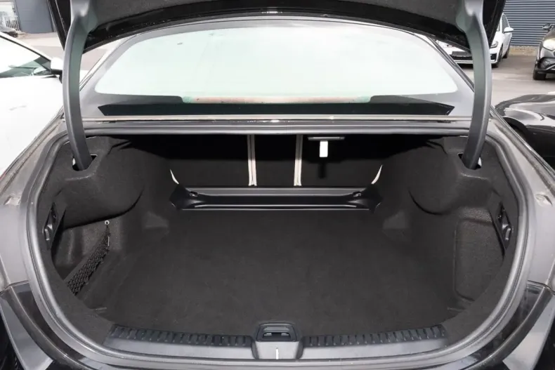 Mercedes-Benz E 200 (Clasa E) din 2025 cu 27.654 km - oferta MER203490 - foto 13