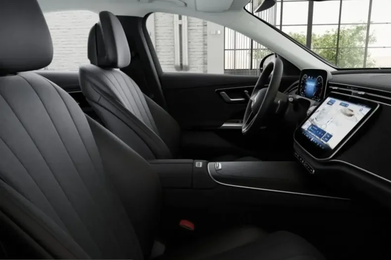 Mercedes-Benz E 220 (Clasa E) din 2024 cu 14.061 km - oferta MER203493 - foto 8