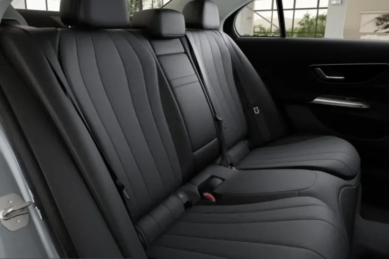 Mercedes-Benz E 220 (Clasa E) din 2024 cu 14.061 km - oferta MER203493 - foto 10