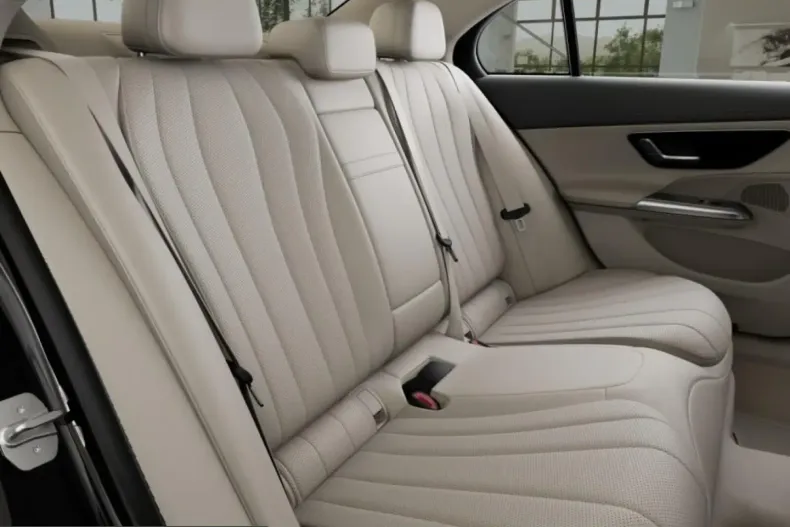 Mercedes-Benz E 200 (Clasa E) din 2025 cu 6.633 km - oferta MER203494 - foto 10