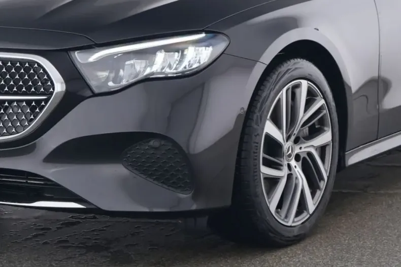 Mercedes-Benz E 300 (Clasa E) din 2024 cu 18.782 km - oferta MER203496 - foto 2