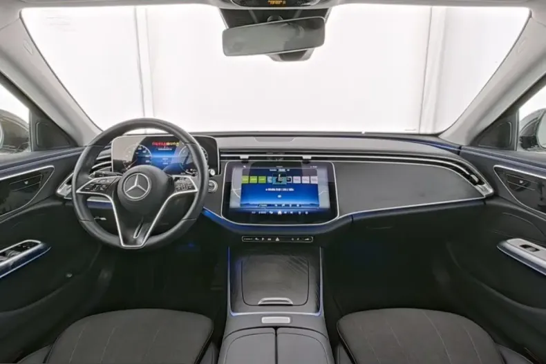 Mercedes-Benz E 300 (Clasa E) din 2024 cu 18.782 km - oferta MER203496 - foto 7