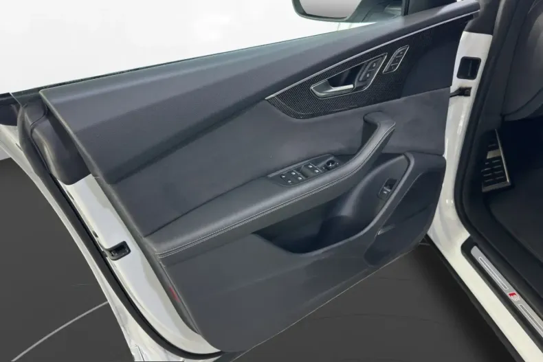 Audi Q8 din 2023 cu 96.716 km - oferta AUD203511 - foto 12