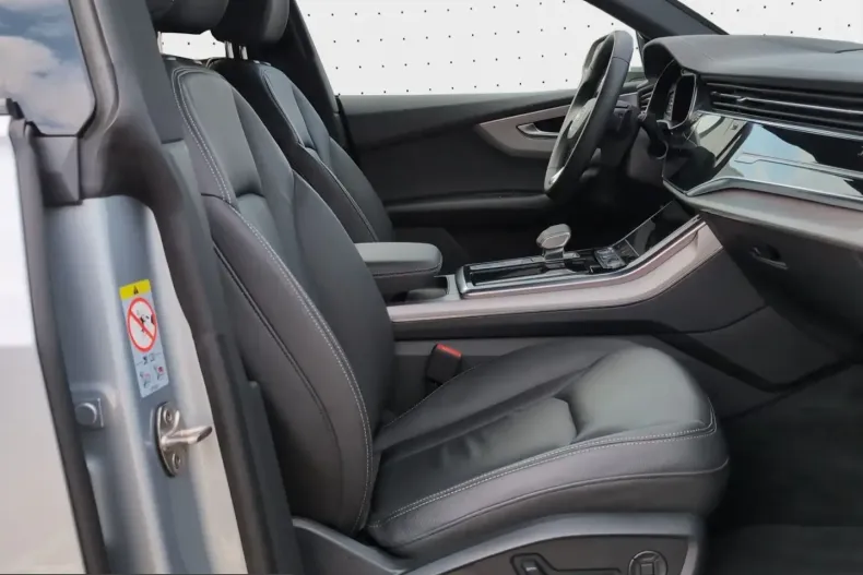 Audi Q8 din 2025 cu 27.332 km - oferta AUD203514 - foto 4