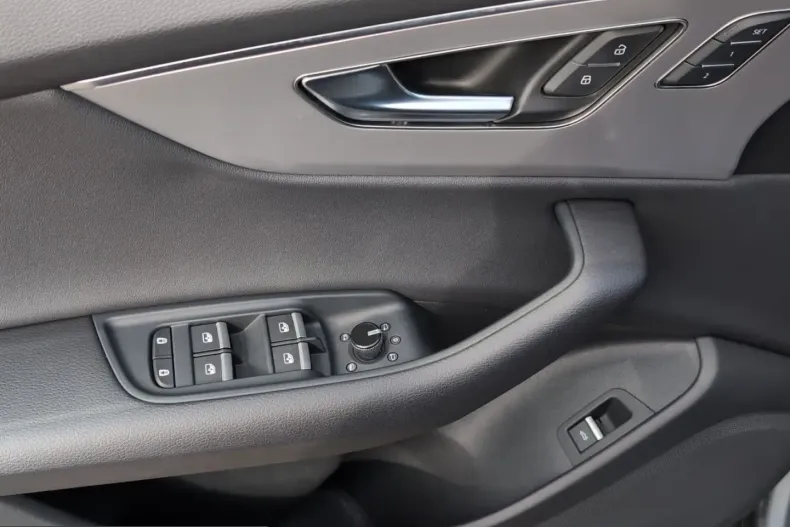 Audi Q8 din 2025 cu 27.332 km - oferta AUD203514 - foto 13