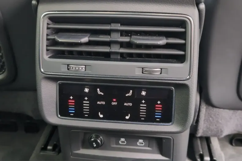 Audi Q8 din 2025 cu 27.332 km - oferta AUD203514 - foto 16