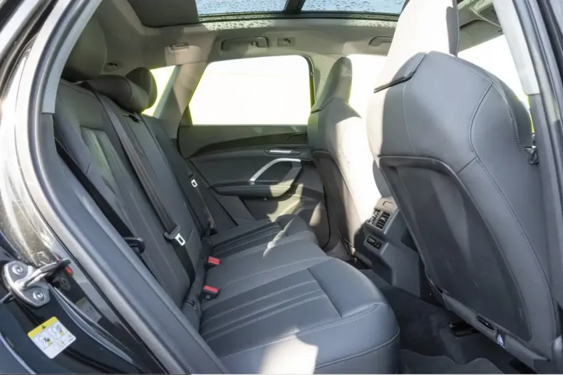 Audi Q5 din 2025 cu 7.560 km - oferta AUD203516 - foto 12