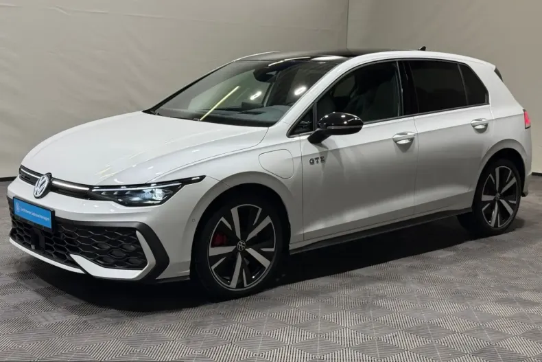 Volkswagen Golf din 2025 cu 11.921 km - oferta VOL203518 - foto 1