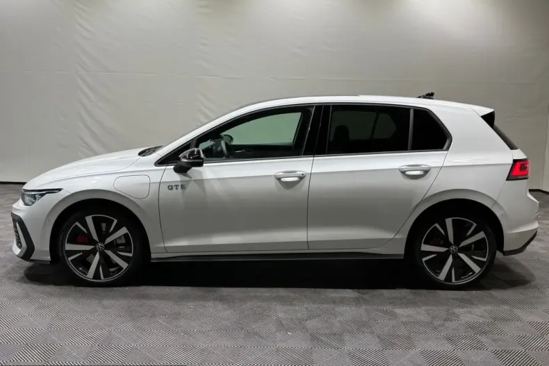 Volkswagen Golf din 2025 cu 11.921 km - oferta VOL203518 - foto 2