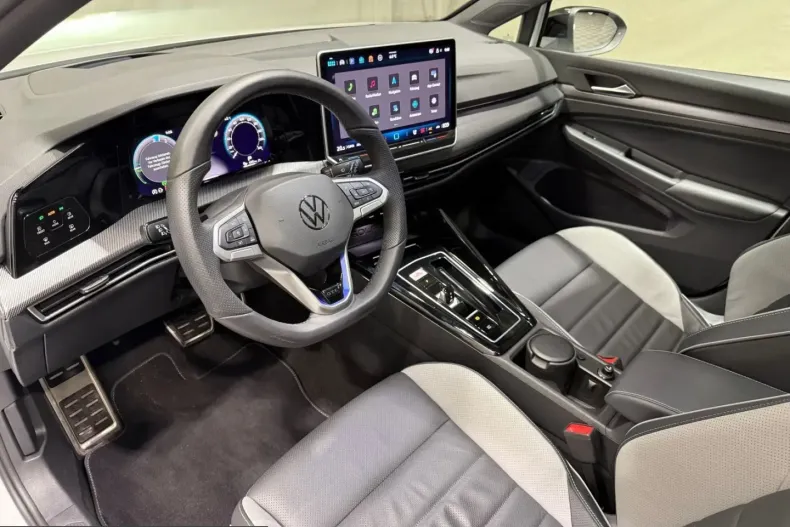 Volkswagen Golf din 2025 cu 11.921 km - oferta VOL203518 - foto 15