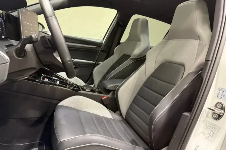 Volkswagen Golf din 2025 cu 11.921 km - oferta VOL203518 - foto 16