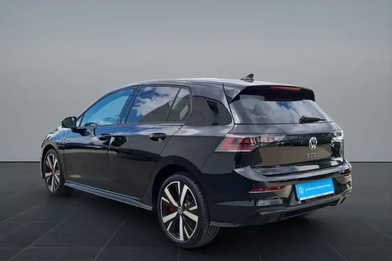 Volkswagen Golf din 2024 cu 10.983 km - oferta VOL203520 - foto 4