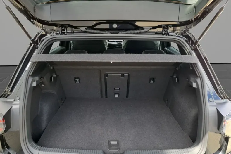 Volkswagen Golf din 2024 cu 10.983 km - oferta VOL203520 - foto 20