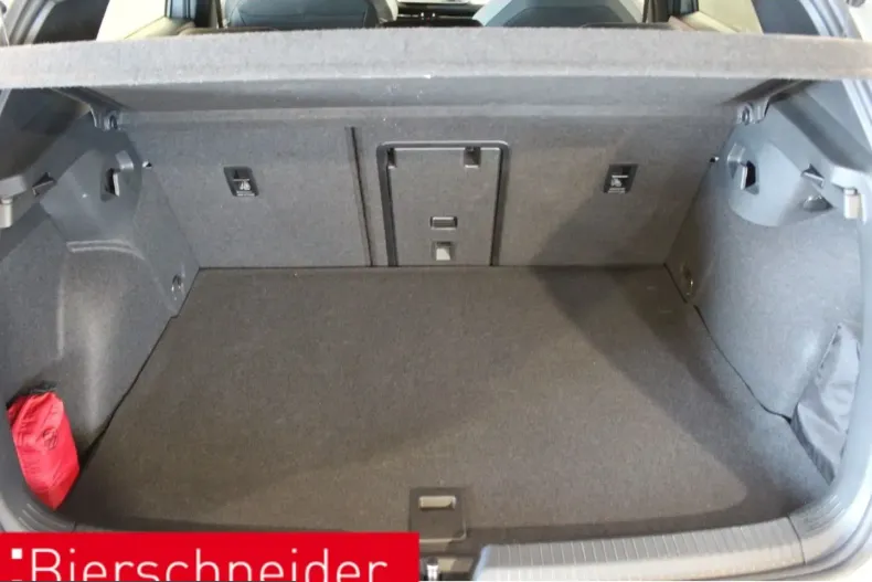 Volkswagen Golf din 2024 cu 23.594 km - oferta VOL203521 - foto 9