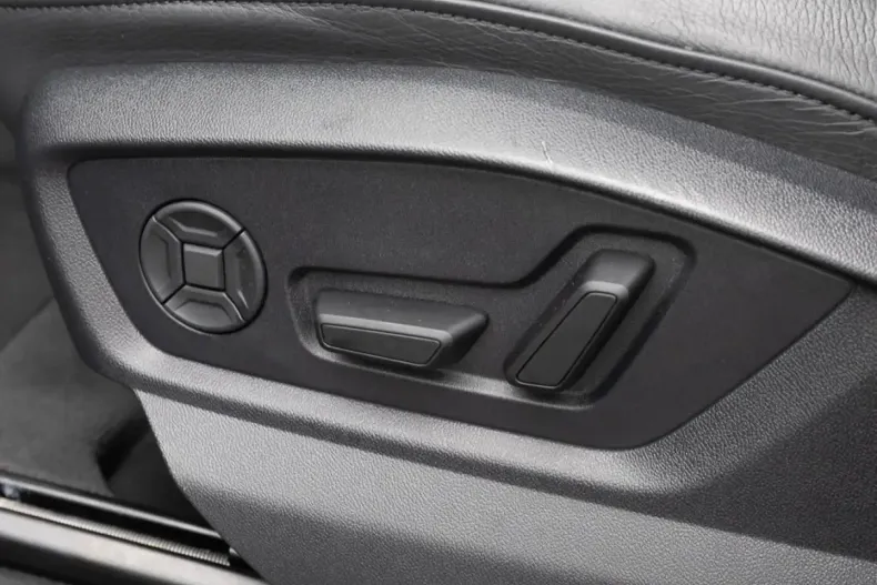 Audi Q8 din 2025 cu 25.449 km - oferta AUD203526 - foto 10