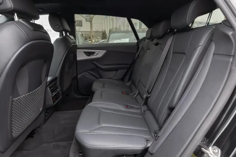 Audi Q8 din 2025 cu 25.449 km - oferta AUD203526 - foto 11