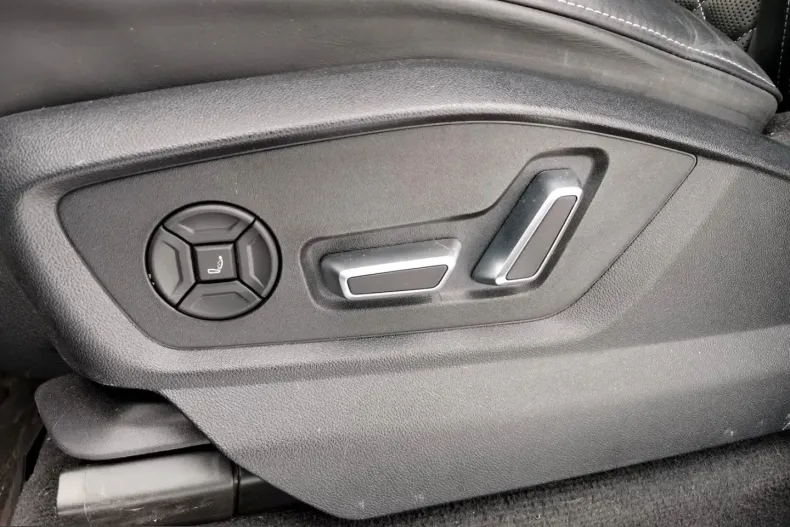 Audi Q8 din 2025 cu 18.745 km - oferta AUD203527 - foto 12