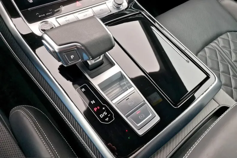 Audi Q8 din 2025 cu 18.745 km - oferta AUD203527 - foto 13