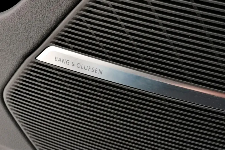 Audi Q8 din 2025 cu 18.745 km - oferta AUD203527 - foto 30