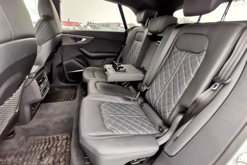 Audi Q8 din 2025 cu 18.745 km - oferta AUD203527 - foto 31