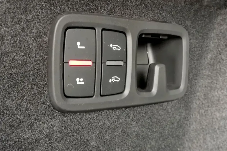 Audi Q8 din 2025 cu 18.745 km - oferta AUD203527 - foto 36